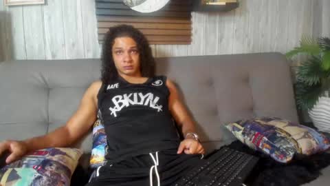 independent model online show from 05.26.26