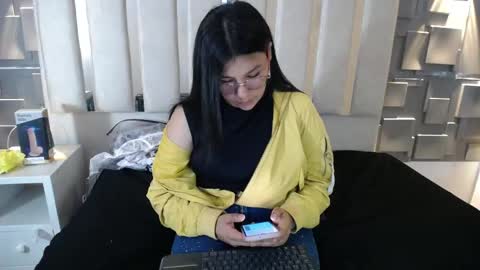 Snapshot of belen_green chatting on 04.27.26 Belen online show from 04.27.26