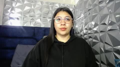 Snapshot of belen_green chatting on 05.18.26 Belen online show from 05.18.26
