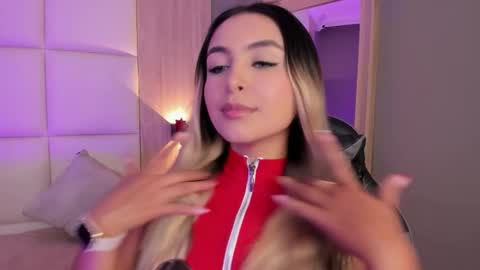 Bella cam online show from 09.15.25