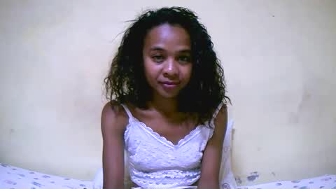 Snapshot of bella193999 chatting on 12.06.24 bella193999 online show from 12.06.24