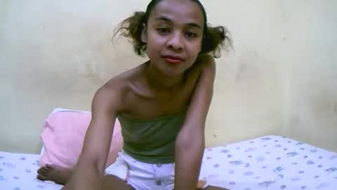 Snapshot of bella193999 chatting on 11.09.25 bella193999 online show from 11.09.25