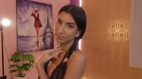 Snapshot of bella19__ chatting on 11.26.25 bella19 online show from 11.26.25