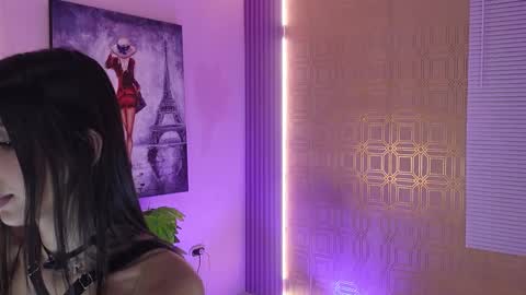 Snapshot of bella19__ chatting on 12.15.25 bella19 online show from 12.15.25