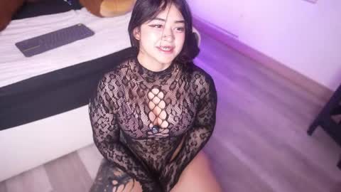 Snapshot of bella__donne chatting on 04.01.26 online show from 04.01.26