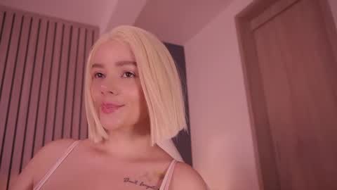 Snapshot of bella_adams_ chatting on 07.18.26 isabella online show from 07.18.26