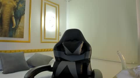 B E L L A online show from 03.17.26