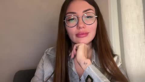 bella_foxxi online show from 12.12.24