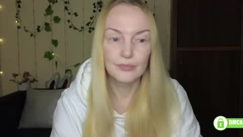 Snapshot of bella_hadatt chatting on 02.24.26 Bella online show from 02.24.26