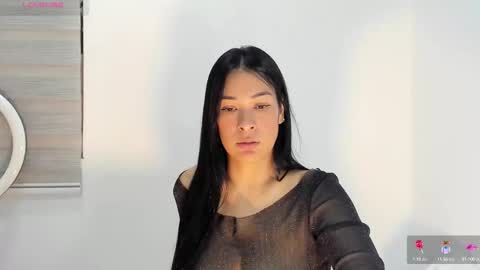 Laura online show from 10.04.25