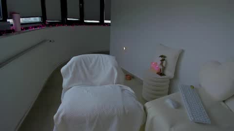 Anna  online show from 03.29.26