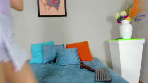 bella_sstone online show from 11.06.25