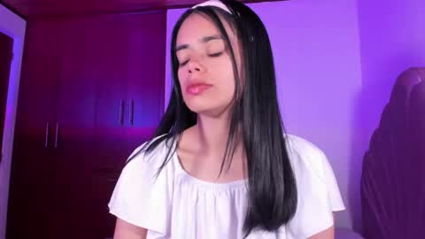 Valeria Model Independent online show from 11.04.25