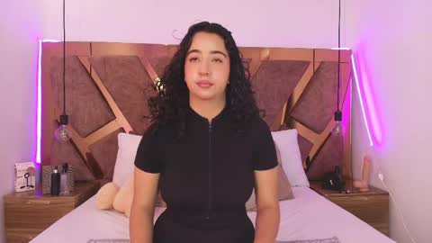 Bella Swwan  online show from 05.09.26
