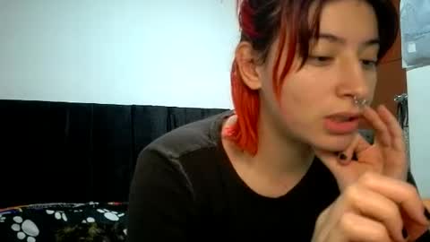 Snapshot of bella_thorne1999 chatting on 06.23.26 bella_thorne1999 online show from 06.23.26