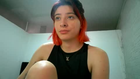 Snapshot of bella_thorne1999 chatting on 06.28.26 bella_thorne1999 online show from 06.28.26