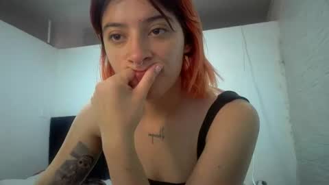 Snapshot of bella_thorne1999 chatting on 07.28.26 bella_thorne1999 online show from 07.28.26