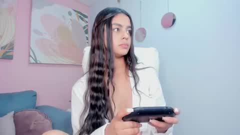 BELLA online show from 11.15.25