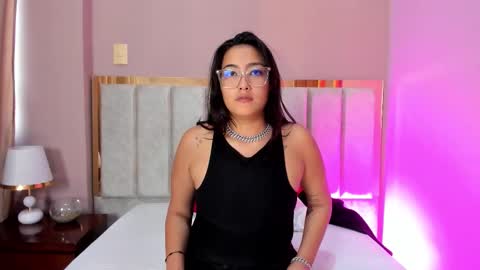 Bella Stone online show from 01.15.26