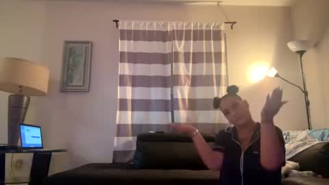 Snapshot of bellabeanz chatting on 07.18.26 Roxy Rain online show from 07.18.26