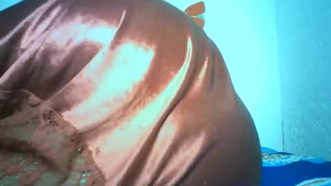 Snapshot of bellabeltra chatting on 12.06.24 Bella online show from 12.06.24