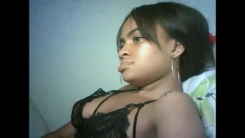 Snapshot of bellabeltra chatting on 12.08.24 Bella online show from 12.08.24