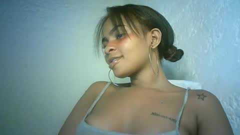 Snapshot of bellabeltra chatting on 12.13.24 Bella online show from 12.13.24