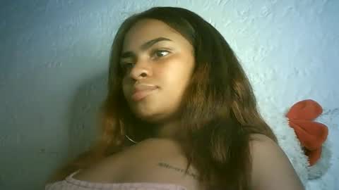 Snapshot of bellabeltra chatting on 12.15.24 Bella online show from 12.15.24