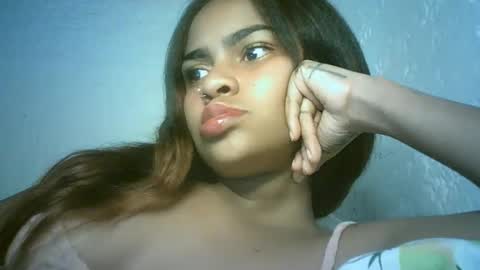 Snapshot of bellabeltra chatting on 12.15.24 Bella online show from 12.15.24