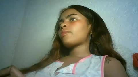 Snapshot of bellabeltra chatting on 12.19.24 Bella online show from 12.19.24