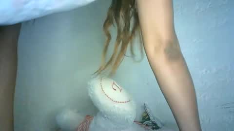 Snapshot of bellabeltra chatting on 12.19.24 Bella online show from 12.19.24