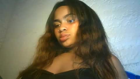 Snapshot of bellabeltra chatting on 12.22.24 Bella online show from 12.22.24