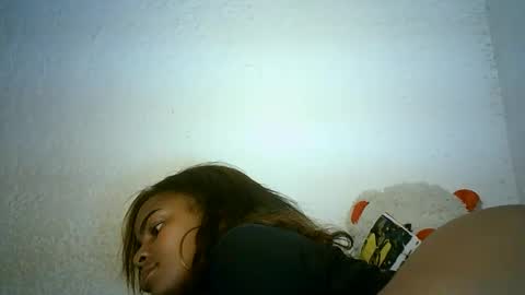 Snapshot of bellabeltra chatting on 01.06.25 Bella online show from 01.06.25