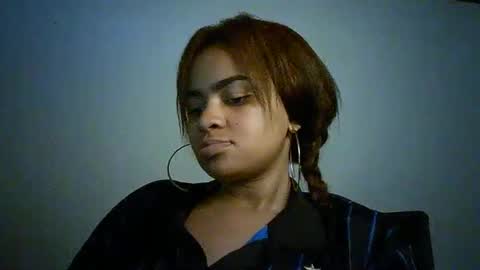 Snapshot of bellabeltra chatting on 02.20.25 Bella online show from 02.20.25