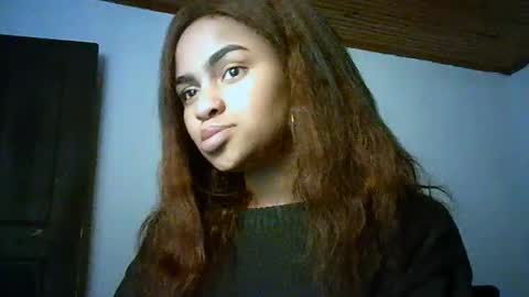 Snapshot of bellabeltra chatting on 02.22.25 Bella online show from 02.22.25