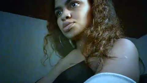 Snapshot of bellabeltra chatting on 02.28.25 Bella online show from 02.28.25