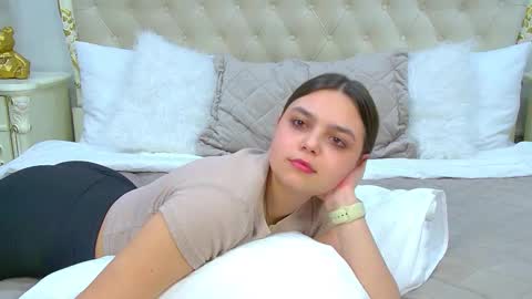 BellaBoolman online show from 02.05.25