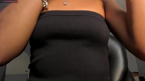 Snapshot of bellacarteer_ chatting on 10.20.25 Bella C online show from 10.20.25