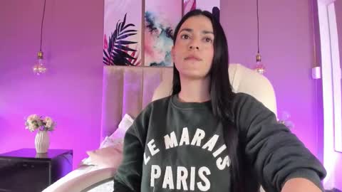 Bella Clair online show from 11.04.25