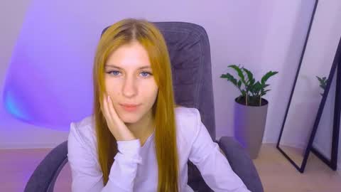 BellaFoxi online show from 10.28.25