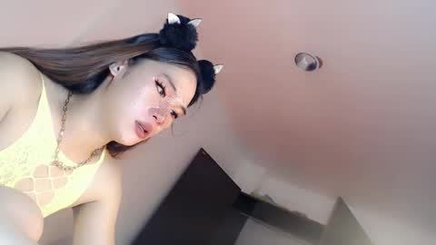 Snapshot of bellafucks1 chatting on 12.15.24 Bella rowt online show from 12.15.24