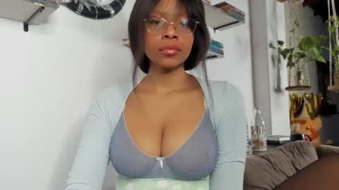 Snapshot of bellahproudly chatting on 05.27.26 Bellah online show from 05.27.26