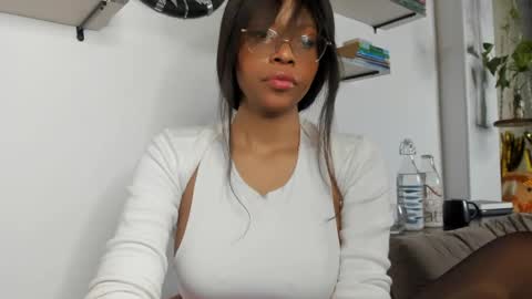 Snapshot of bellahproudly chatting on 05.31.26 Bellah online show from 05.31.26