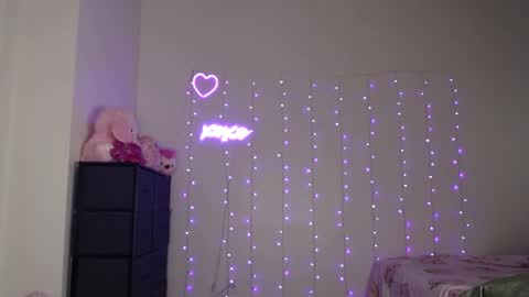 Bella Monroe online show from 12.24.24