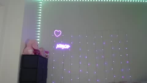 Bella Monroe online show from 12.24.24