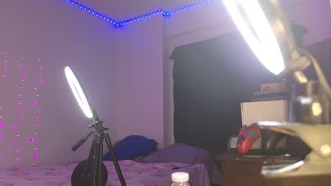 Bella Monroe online show from 09.10.25