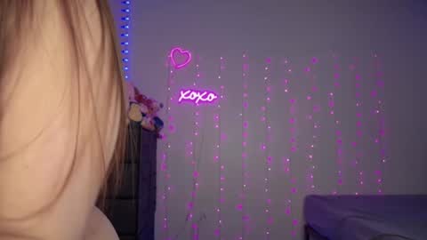 Bella Monroe online show from 09.19.25