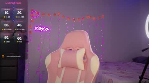 Bella Monroe online show from 10.14.25