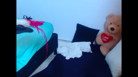 Snapshot of bellamy_sweet chatting on 01.22.25 bellamy online show from 01.22.25