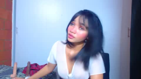 Snapshot of bellamy_sweet chatting on 02.14.25 bellamy online show from 02.14.25